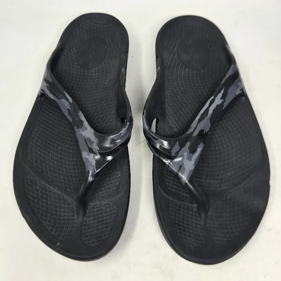 OOFOS Oolala Black Gray Camo Women’s Flip Flop Thong Recovery Sandals Sz 7 - Picture 3 of 7